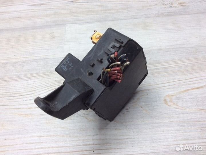 Блок предохранителей Mitsubishi Pajero/Montero Iii