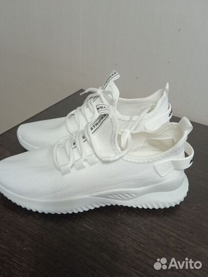 Кроссовки женские 38 размер новые