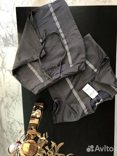 Спортивный костюм женский