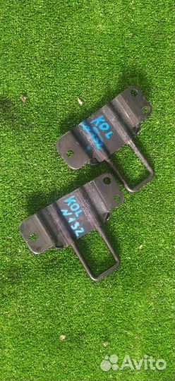 Петля замка двери задняя Renault Koleos 2TR 2009