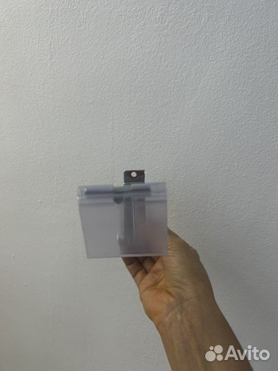 Крючок для экономпанели с ценникодержателем