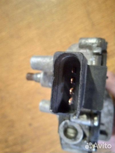 Моторчик стеклоочистителя передний Audi A6 (C5)