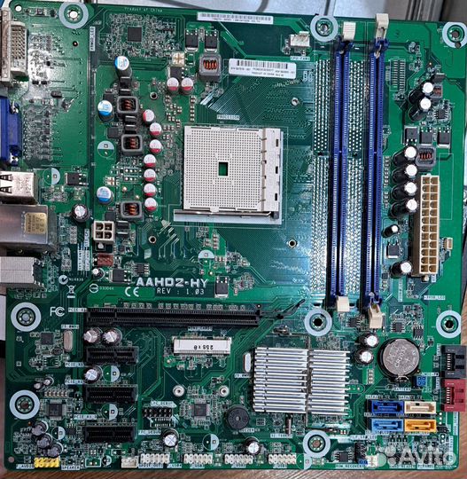 Материнская плата с процессором и памятью