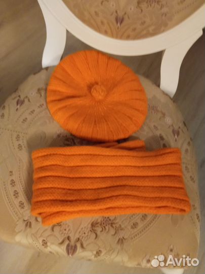 Берет с шарфом