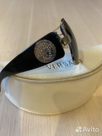 Солнцезащитные очки женские брендовые