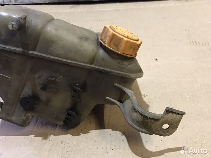 Расширительный бачок Форд Эскорт