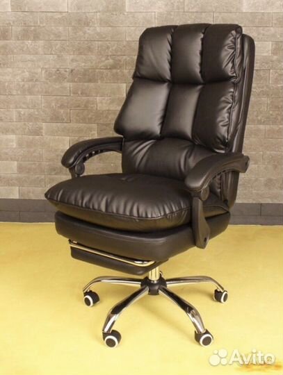 Компьютерное офисное кресло руководителя