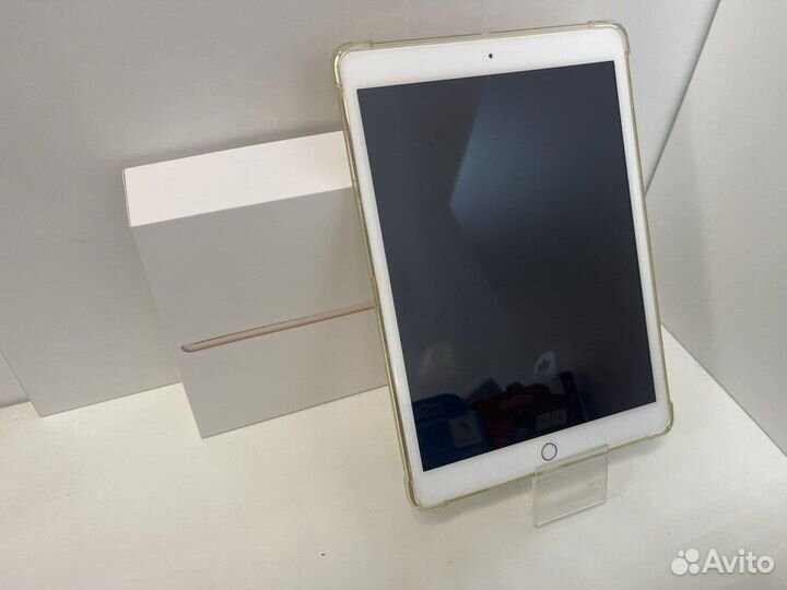 Планшет без SIM-карты Apple iPad 8 2020 Wi-Fi 32GB