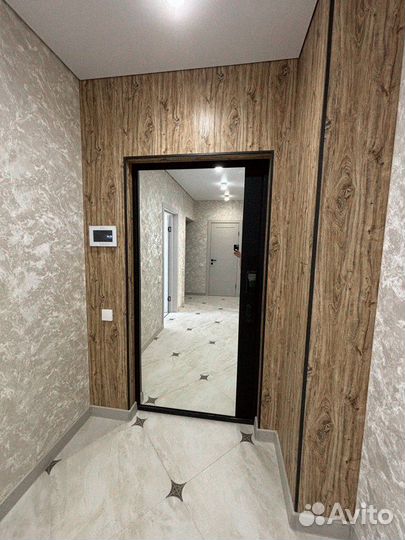 Дверь входная левая