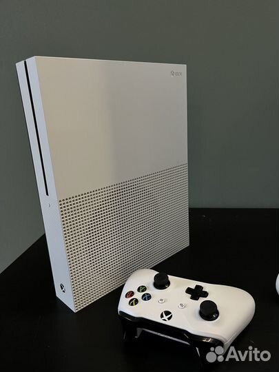 Игровая приставка xbox one s 512gb