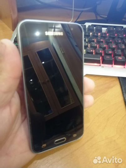 Телефон Samsung j3