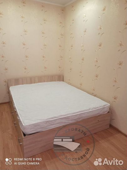 Кровать
