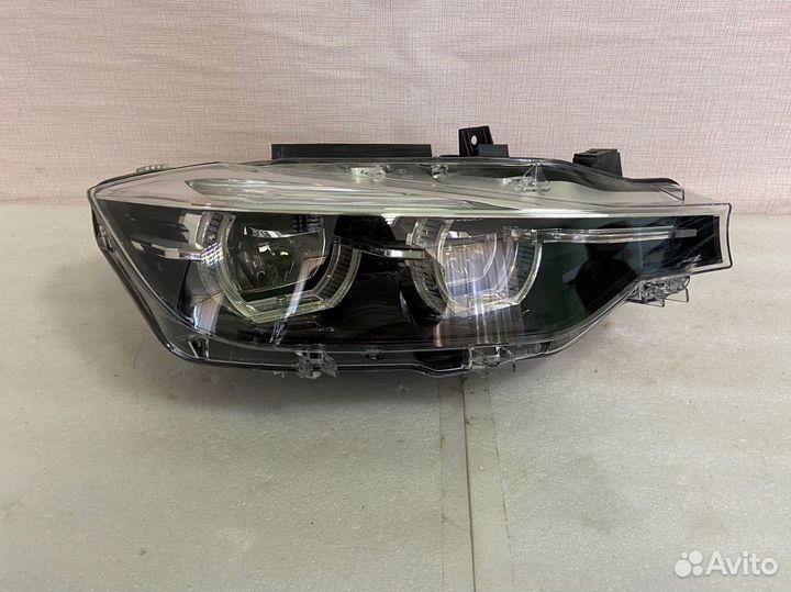 Правая передняя фара BMW F30 F31 LED Black рест