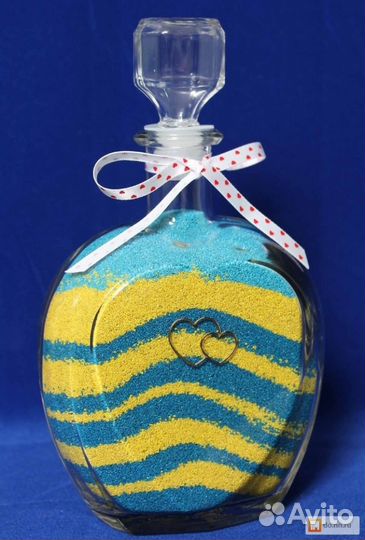 Сосуд в форме сердца стекло