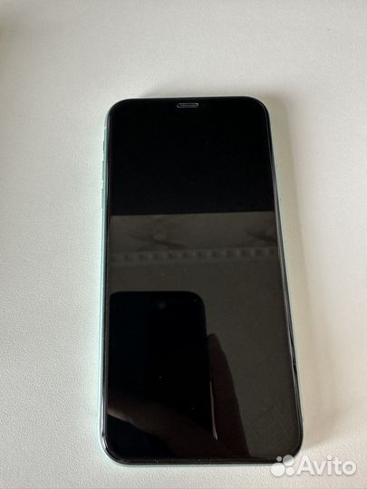 Телефон iPhone 11