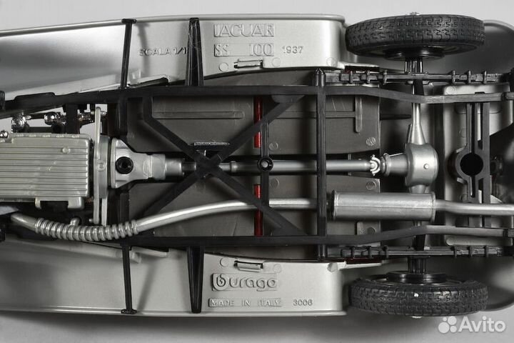 Модели Bburago 1/18 Jaguar, Mercedes