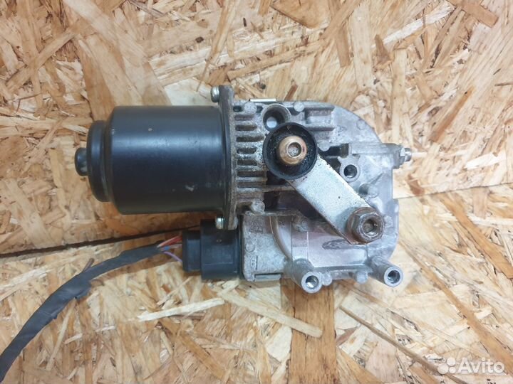 Моторчик стеклоочистителя передний VW Passat 6