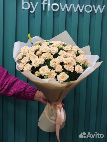 Букет из кустовых роз