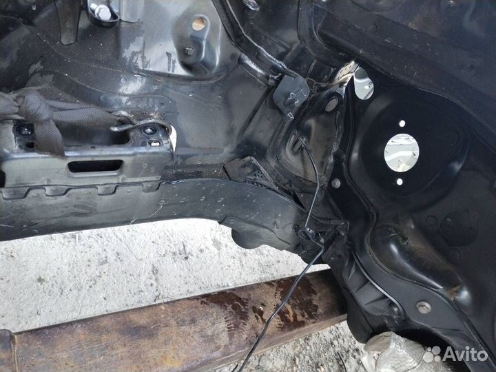 Лонжерон передний правый Volkswagen Passat B6 cdaa