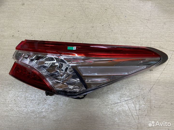 Фонарь задний наружный правый LED Toyota Camry 70