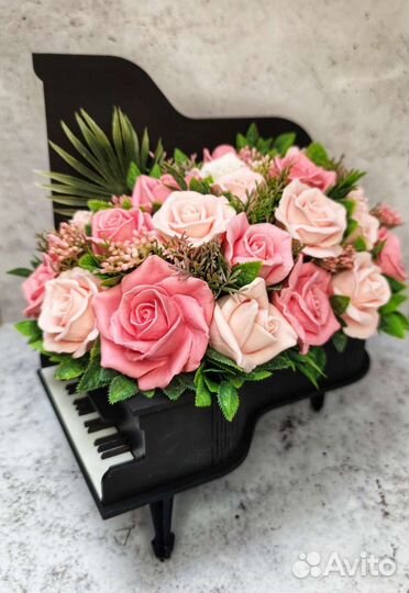 Букет в рояле