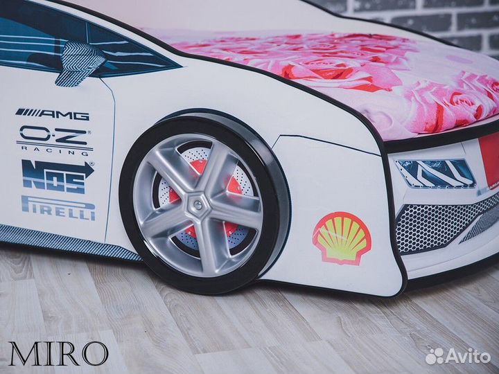 Детская кровать машина