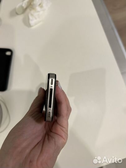 iPhone 4, 8 ГБ