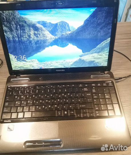 Ноутбук Toshiba для учебы, работы