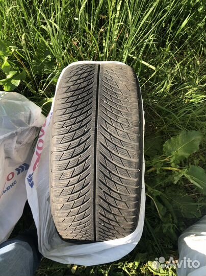 Michelin Pilot Alpin 5 265/40 R20 и 295/35 R20 104Y