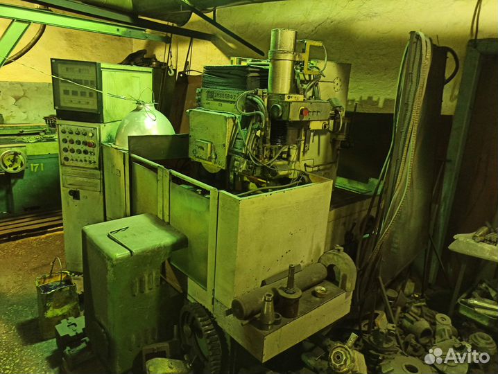 Станок заточной для зуборезных головок 3М666вф2