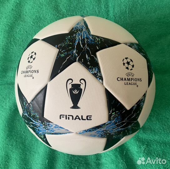 Футбольный мяч