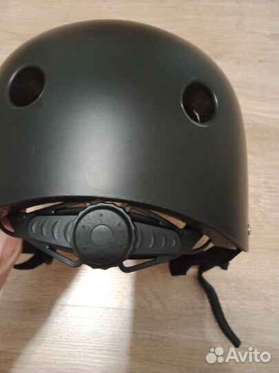 Шлем защитный для роликов