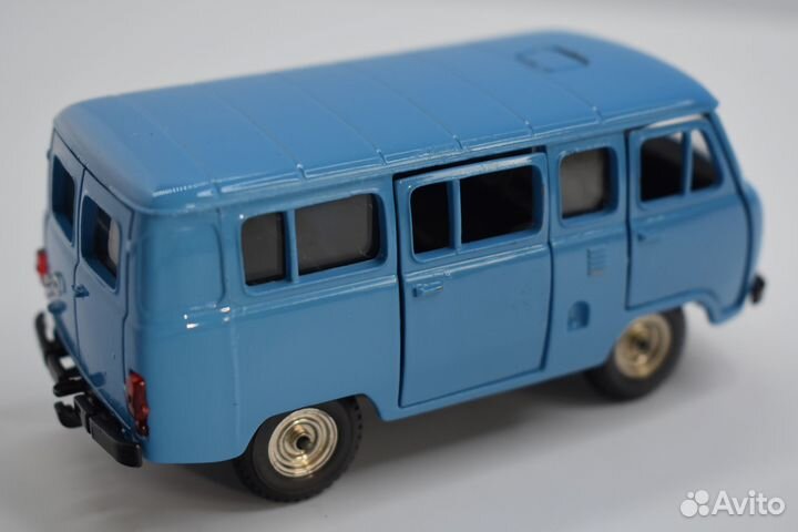 УАЗ 469 А41 буханка Модель 1:43 СССР