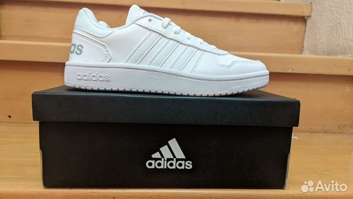 Кроссовки Adidas 36, 37.5 и 38 размер оригинал