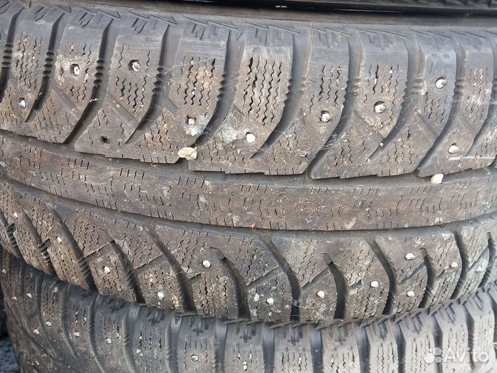 Bridgestone Ice Cruiser 7000 205/60 R16