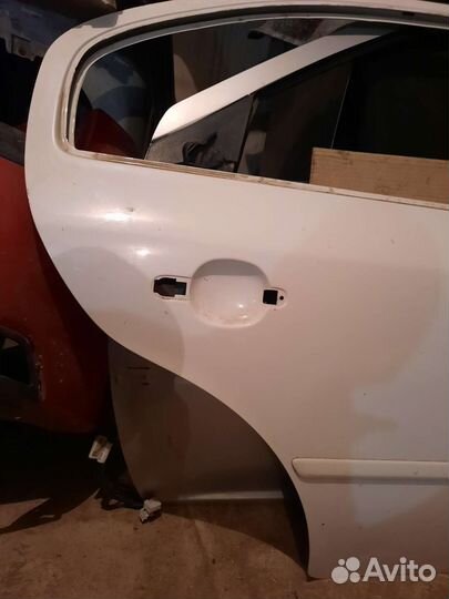 Дверь задняя правая Skoda Octavia Tour