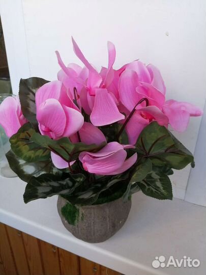 Искусственный цветок цикламен
