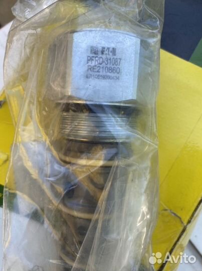 Джон Дир RE210860 Приоритетный клапан John Deere