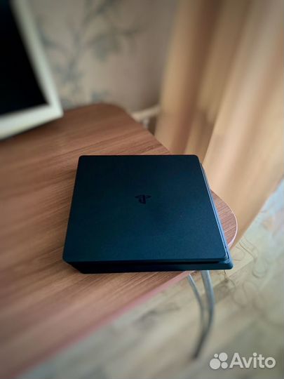 Игровая приставка ps4