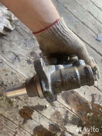 Главный тормозной цилиндр Teana j32 3.5