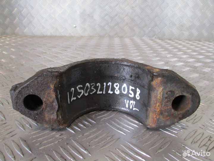 Кронштейн заднего стабилизатора Volvo 1079482