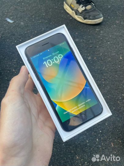 iPhone SE (2020), 64 ГБ