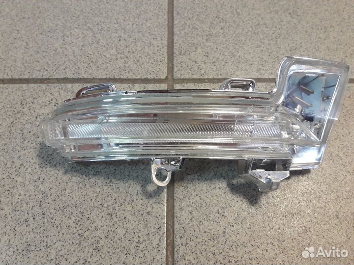 Поворотник в зеркало Octavia A7 (правый)