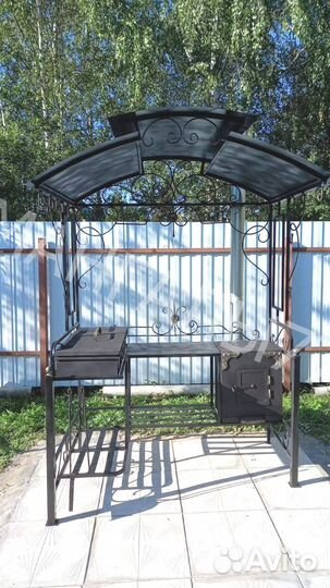 Мангал с крышей