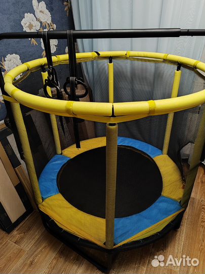 Детский батут с сеткой