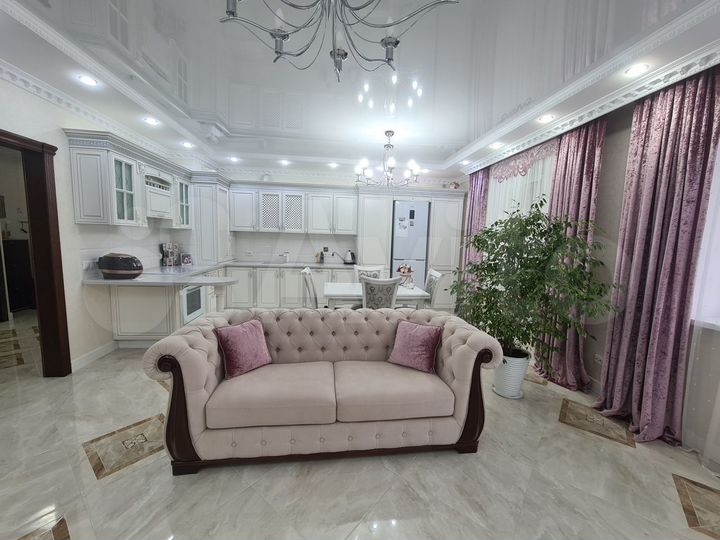 2-к. квартира, 70 м², 4/4 эт.