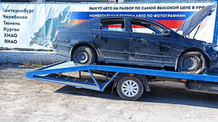 Накладка торпедо левая нижняя Volkswagen Passat B6 3C1863081B9B9