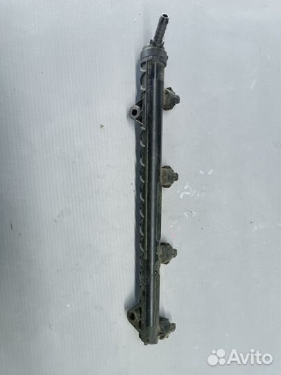 Рампа топливная Skoda Rapid