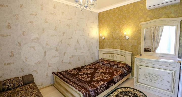 Комната 15 м² в 6-к., 2/2 эт.