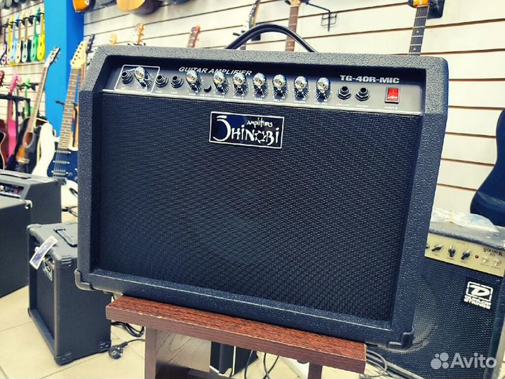 Гитарный комбоусилитель 40 Ватт